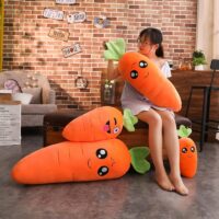 Juguete de peluche de zanahoria con sonrisa de dibujos animados zanahoria kawaii