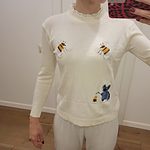 Little Bee Embroidery Sweater