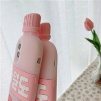 Simpatica custodia per iPhone con bottiglia di bevanda rosa Kawaii carino