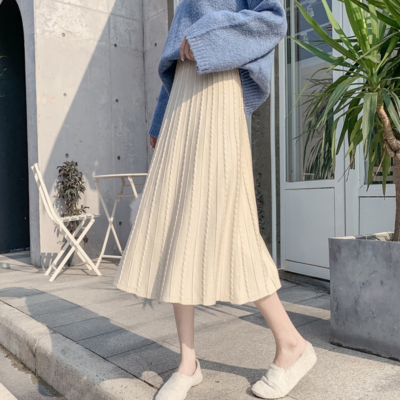 Japanese Casual Plaid Pleated Flowy Midi Skirt