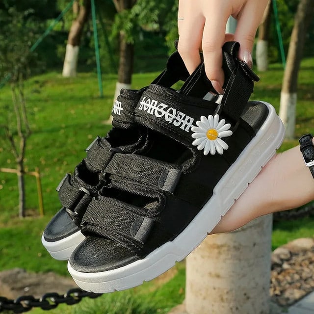 Chic Daisy Flowers Platform Sandals