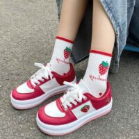 하라주쿠 가와이 패션 딸기 밀크 스니커즈 캐주얼 신발 귀여운