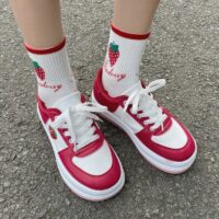 أحذية رياضية Harajuku Kawaii Fashion بحليب الفراولة أحذية عادية كاواي