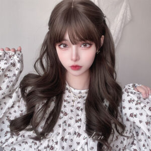Peruk i mjuk flickstil med långt lockigt hår Lolita kawaii